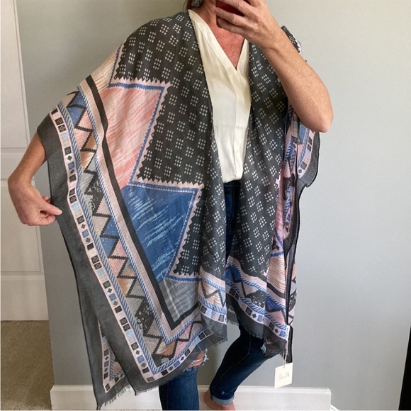 Geo Print Boho Kimono - Picture 3 of 9